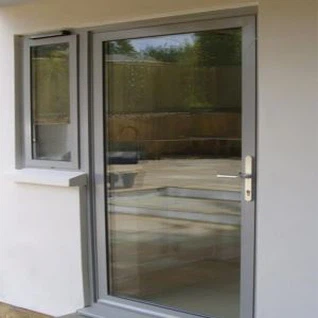 Doirse Aonair na Fraince alúmanaim